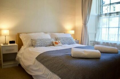 1 Bedroom Flat In Edinburghs New Town