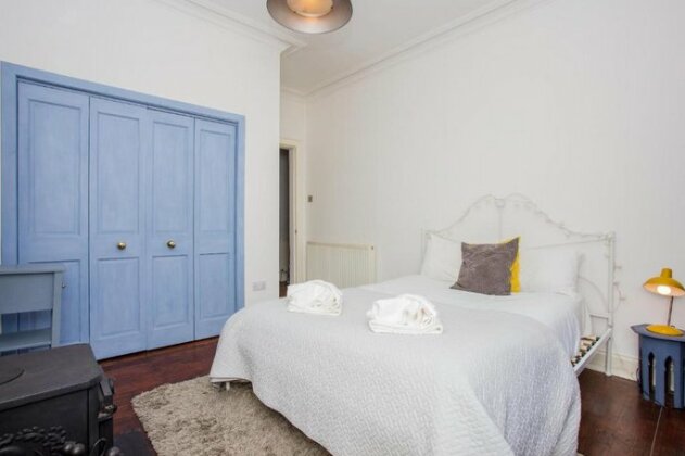 1 Bedroom Flat Sleeps 4 In Central Edinburgh - Photo3