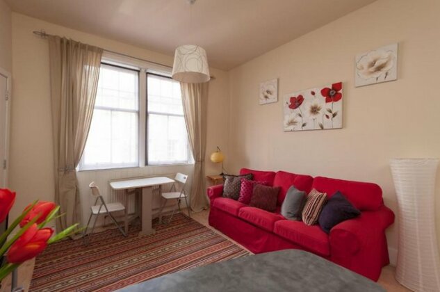 1 Bedroom Home In Old Town Centre - Photo2