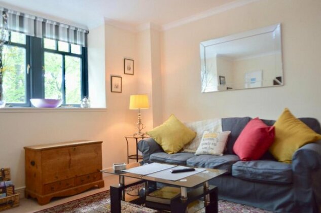 2 Bedroom Apartment In Converted Church - Photo2