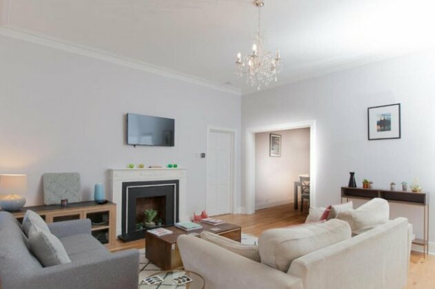 2 Bedroom Apartment In New Town - Photo3