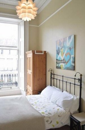 2 Bedroom Apartment Near Stockbridge Sleeps 4