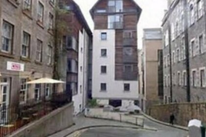 2 Bedroom Apartment Off Royal Mile Accommodates 6