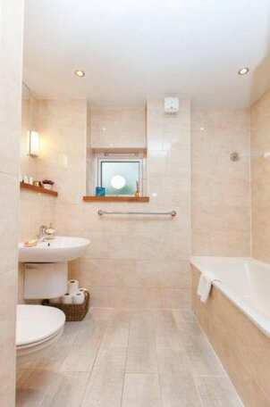 2 Bedroom Flat In Holyrood Area Accommodates 6 - Photo5