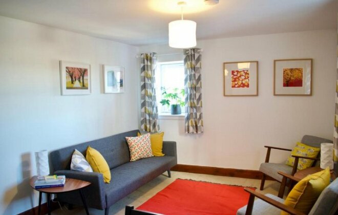 2 Bedroom Flat In Leith - Photo3