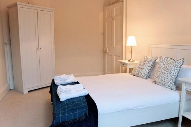 2 Bedroom Flat In The Heart Of New Town - Photo4
