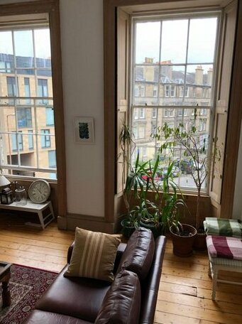 36 Montgomery - Photo2