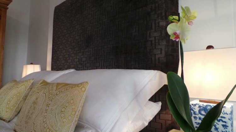 Antler Guest House - Photo2