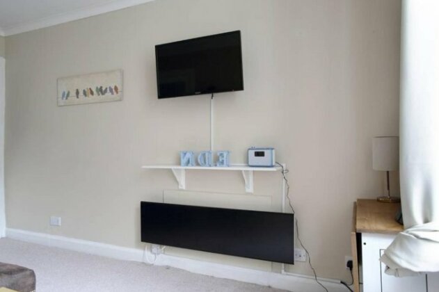 Central 2 Bedroom Flat Accommodates 6 - Photo5