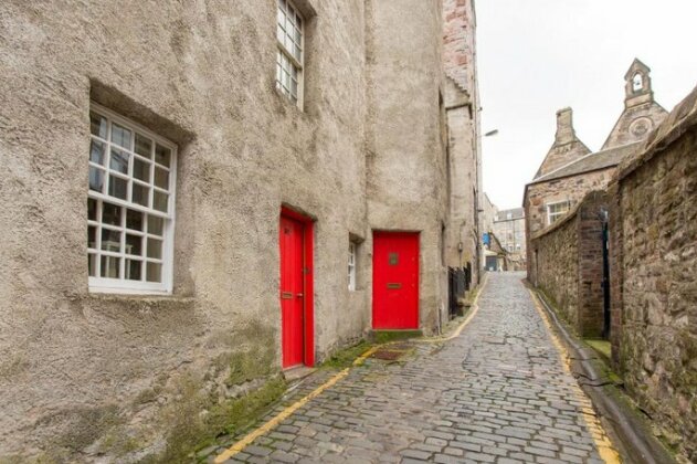 Charming Apartment in the Old Town Edinburgh