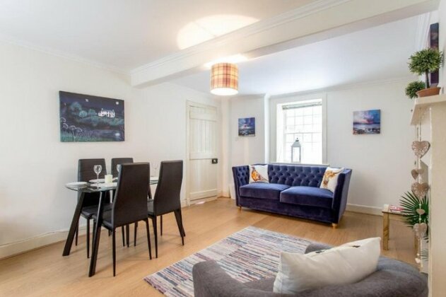Charming Apartment in the Old Town Edinburgh - Photo2