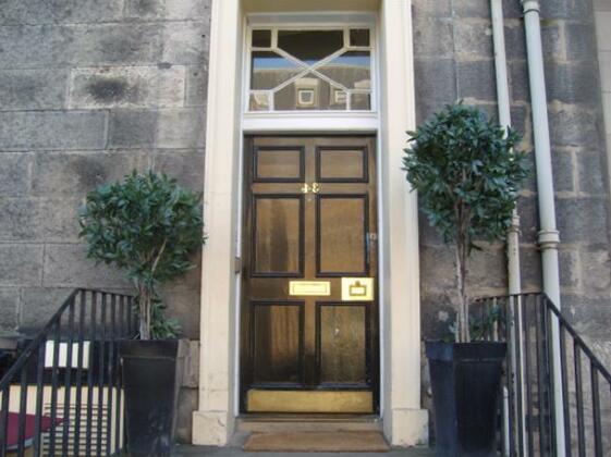 EasyLet Edinburgh Apartments