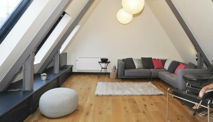Linton Collection - The Attic Flat - Photo3