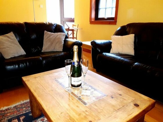 Lovely 2 bed in Dean Village with Private Parking - Photo5