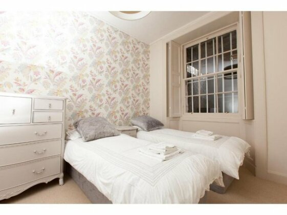 Lovely 3BR Garden Flat for 5 Within City Centre - Photo4
