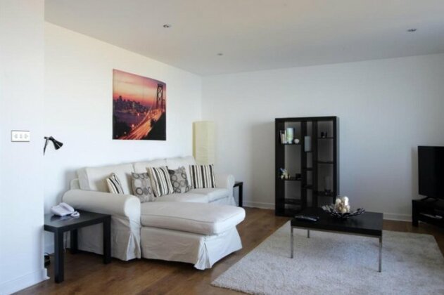Modern Apartment with Free Parking and Sea Views - Photo2