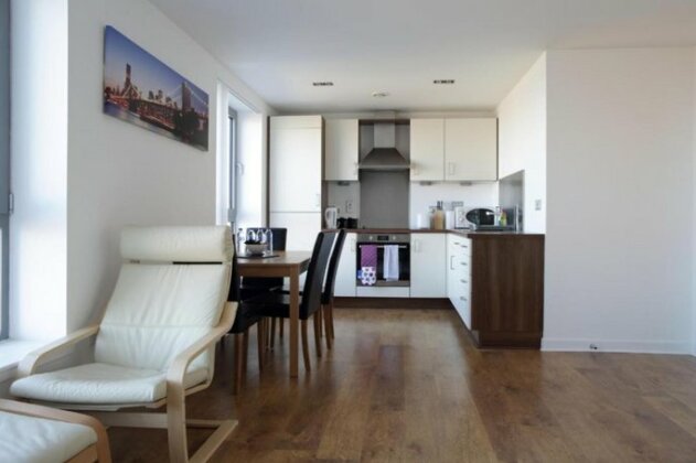 Modern Apartment with Free Parking and Sea Views - Photo5