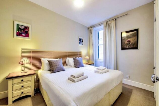 Perfect Location Charming Rose St Apt for Couples