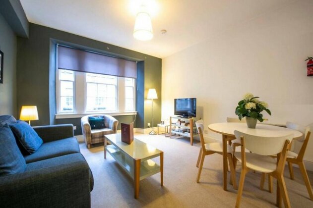 Perfect Location Charming Rose St Apt for Couples - Photo2