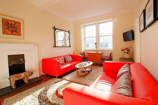 Quirky New Town Flat - Photo2