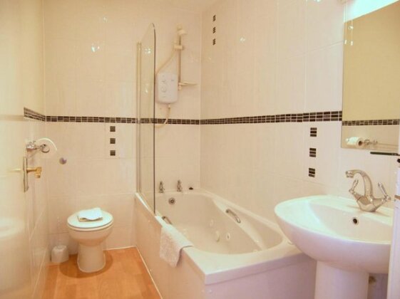Royal Mile Edinburgh - 2 Bedroom Apartment - Photo3