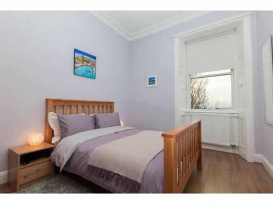 Spacious 2-BR Flat for 4 in Morningside - Photo3