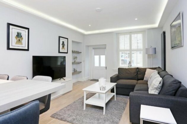Stunning Newly Refurbished Apt With Private Entrance - Photo2