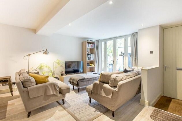 Traditional 3-Bedroom House in Central Edinburgh - Photo2