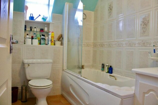 Two bedroom flat with parking in Edinburgh - Photo4