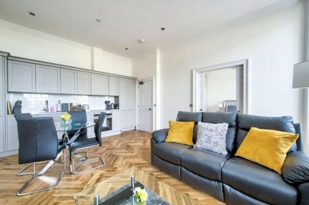 York Place Luxury Apartment - Heart of the City - Photo2