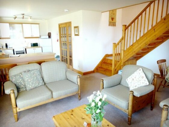 Carden Holiday Cottages - Photo4