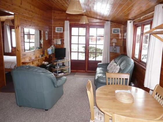 Whinfell Tarn Luxury Log Cabin - Photo4