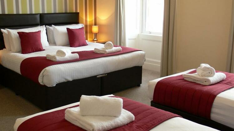 The Home Arms Guesthouse - Photo2