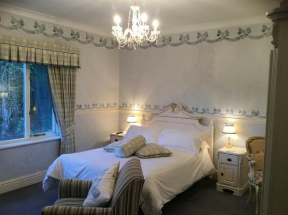 Plas Y Dderwen Bed and Breakfast