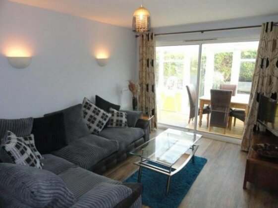 Immaculate 3-Bed House in Fairbourne - Photo2