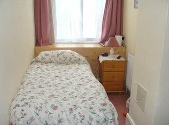 Tudor Court Guest House - Photo3