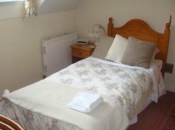 Tudor Court Guest House - Photo5
