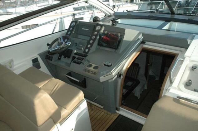 Sealine Luxury Motor Yacht