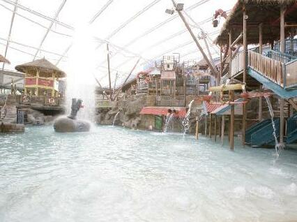Splash Landings Hotel & Waterpark - Photo2