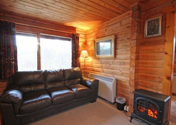 Broc Log Cabin - Photo3