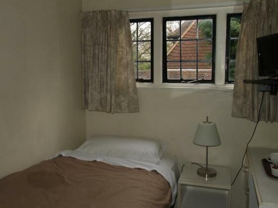 Yew Tree Guest House - Photo2