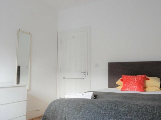 Lovely 3 Bed Apartment Chatham by Historic Dockyard - Photo2