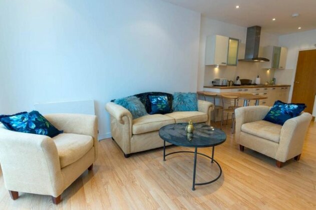 2 Bedroom Luxury Apartment In Glasgow West End - Photo5