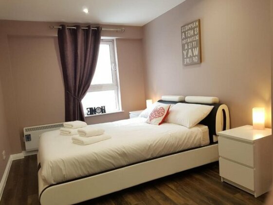 Glasgow 3 Bedroom Luxury Apartment