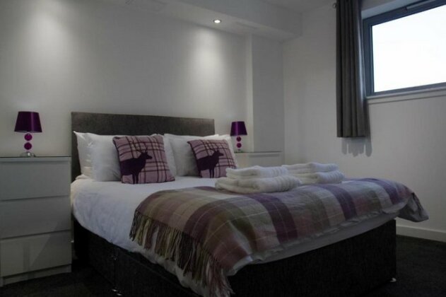Glasgow City Centre Apartment with River Clyde Views - Photo3