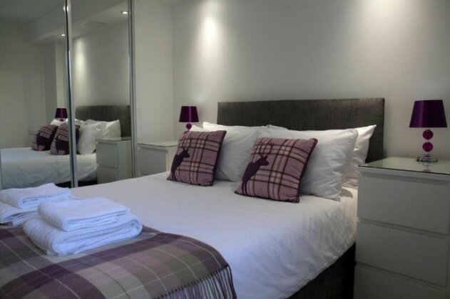 Glasgow City Centre Apartment with River Clyde Views - Photo4