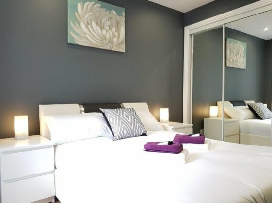 Glasgow's Modern & Stylish 3 Bedroom Aparment - Photo2