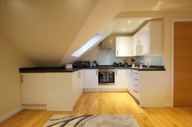Modern Cosy Apartment In Bearsden with Private Parking - Photo4