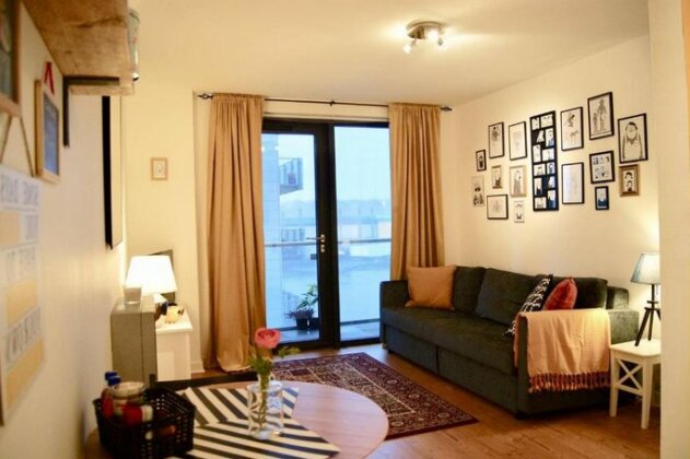Newly Furnished Flat in Great Riverside Location - Photo4