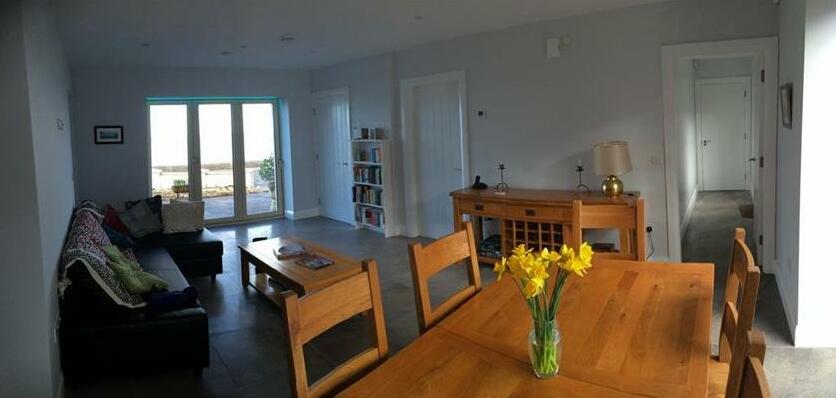 Water's Edge Glenarm Bed and Breakfast - Photo2